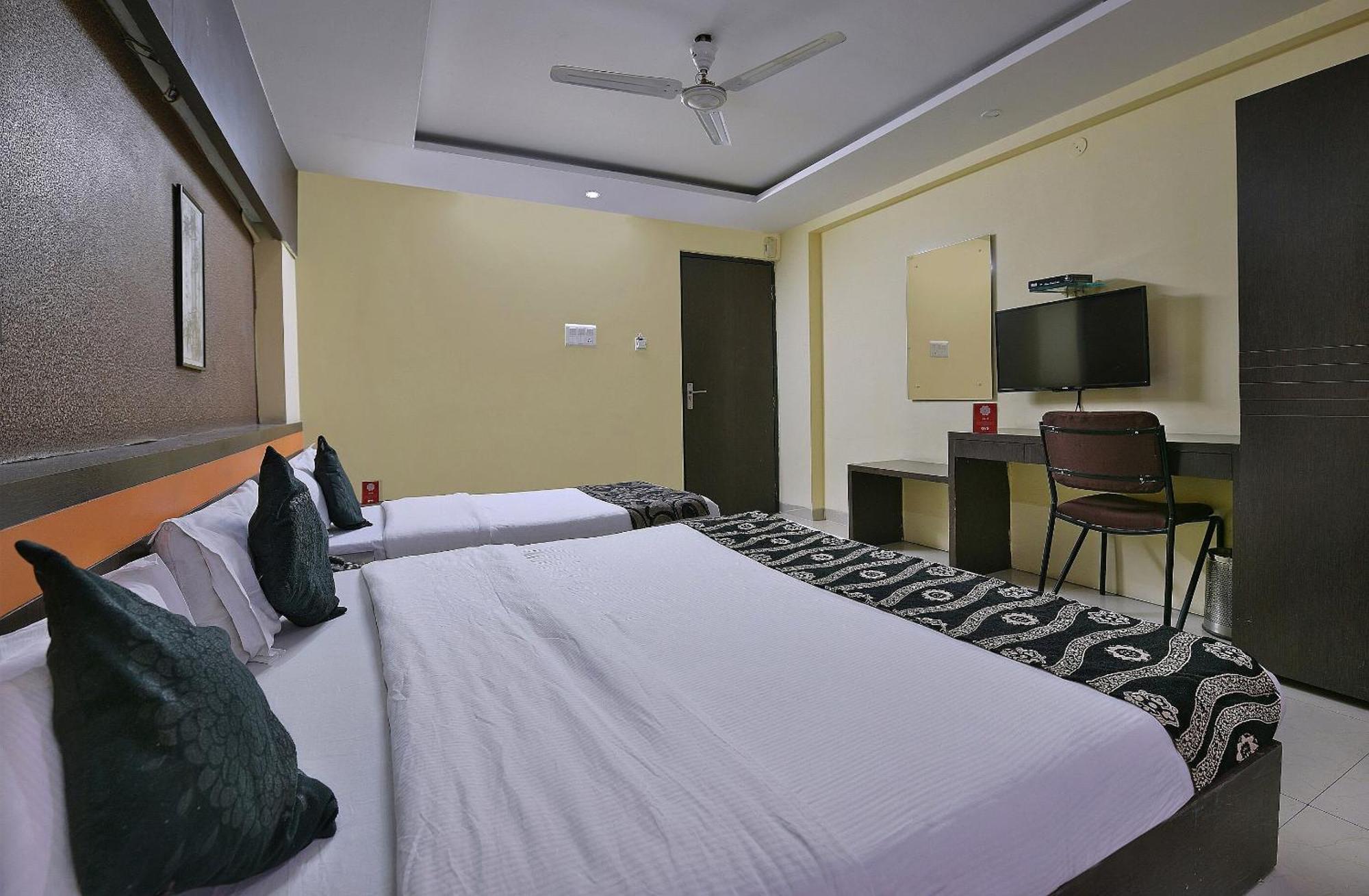 Collection O Diamond And Residences Indore Exterior photo